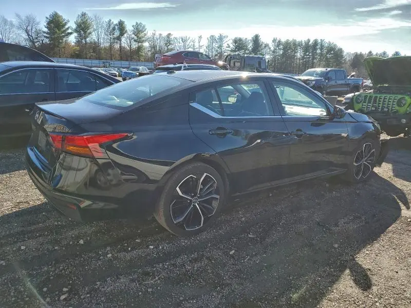 2024 NISSAN ALTIMA SR  