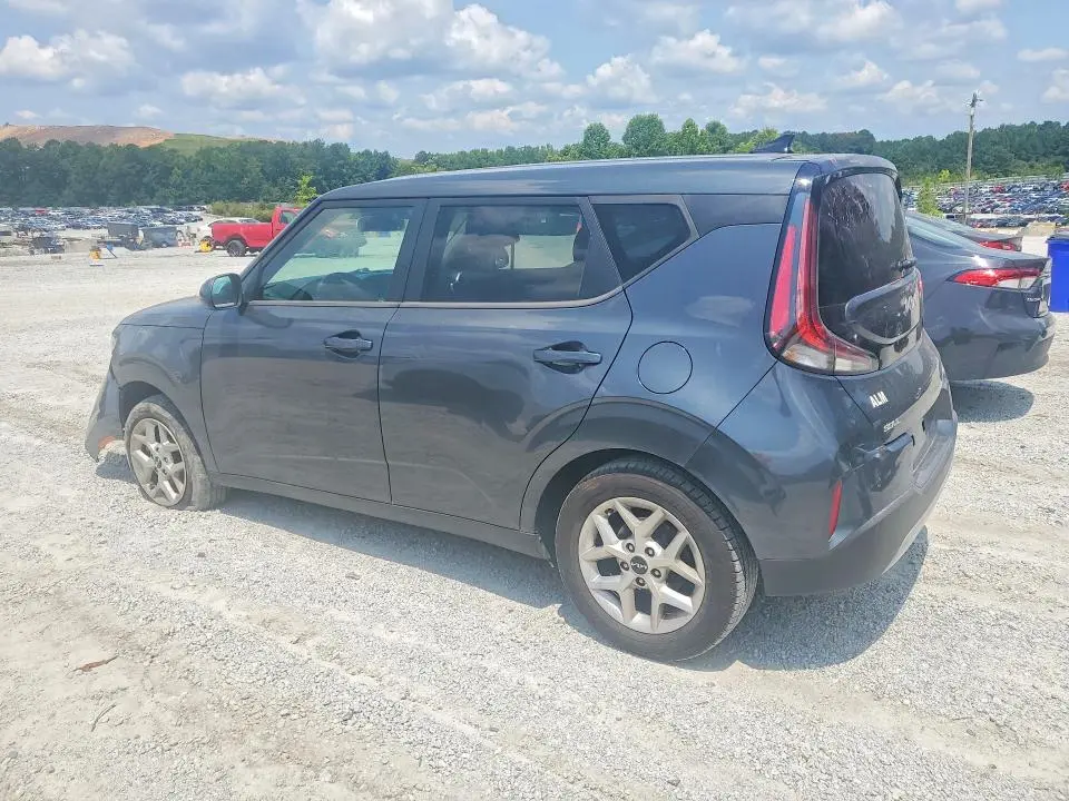 2023 KIA SOUL LX  