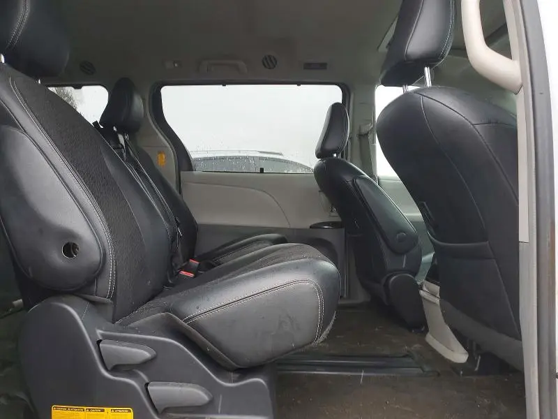 2014 TOYOTA SIENNA SPORT  