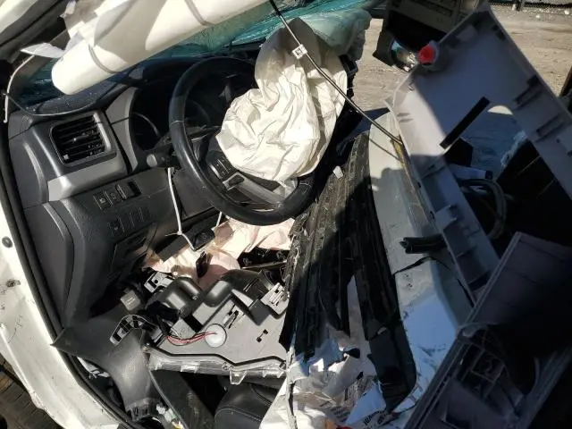 2017 TOYOTA HIGHLANDER SE  