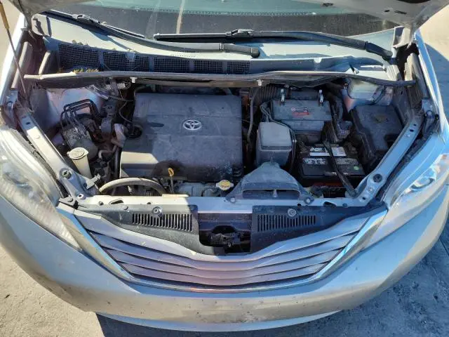 2015 TOYOTA SIENNA XLE  