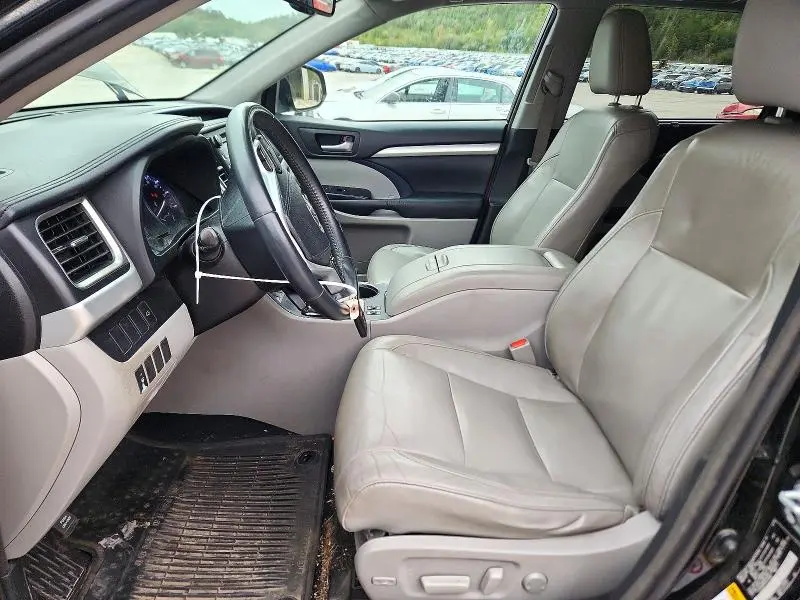 2015 TOYOTA HIGHLANDER XLE  