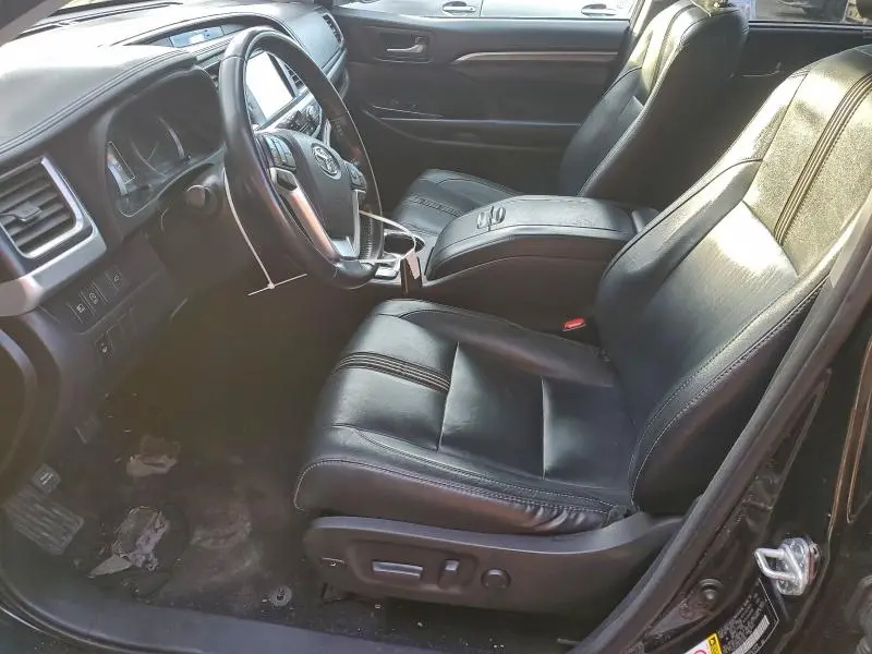 2018 TOYOTA HIGHLANDER SE  