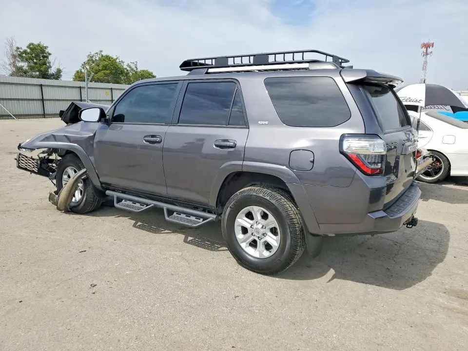 2022 TOYOTA 4RUNNER SR5  