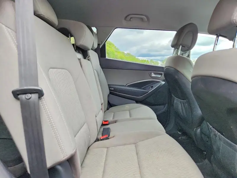 2018 HYUNDAI SANTA FE SE  