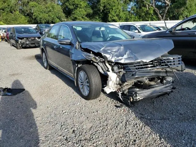 2016 VOLKSWAGEN PASSAT SE