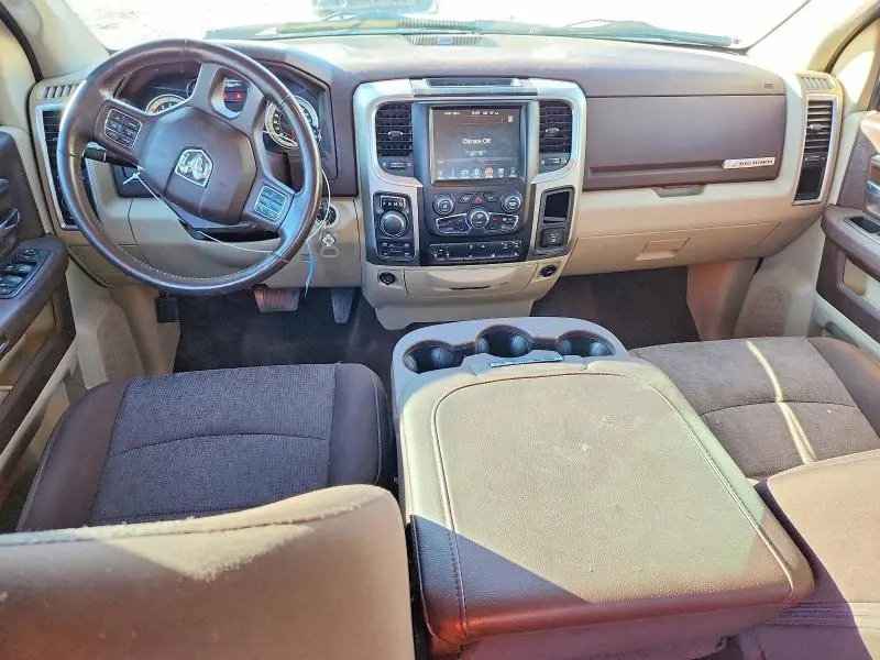 2017 RAM 1500 SLT  