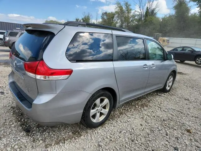 2013 TOYOTA SIENNA LE  
