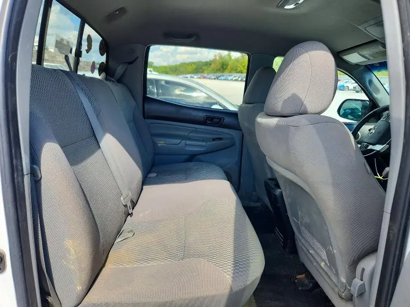 2015 TOYOTA TACOMA V6  