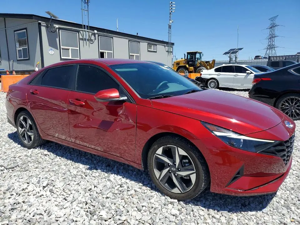 2023 HYUNDAI ELANTRA SEL  