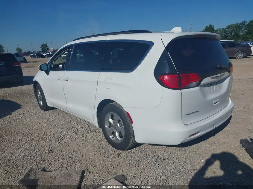 2017 CHRYSLER PACIFICA LX