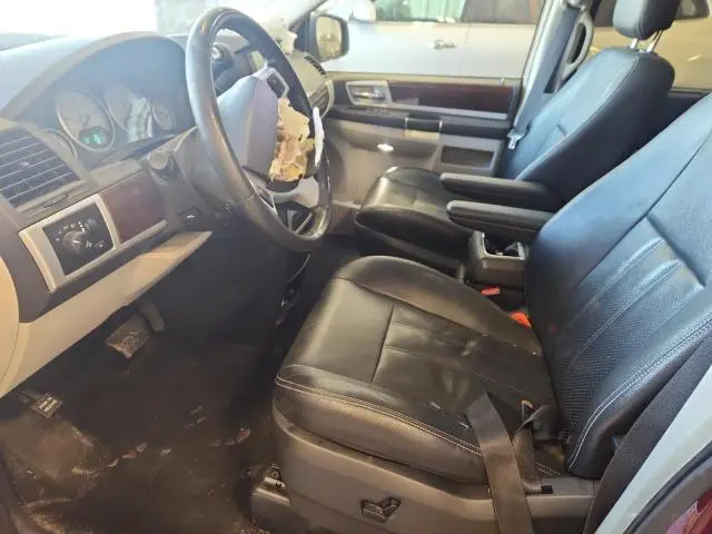 2010 CHRYSLER TOWN & COUNTRY TOURING PLUS  