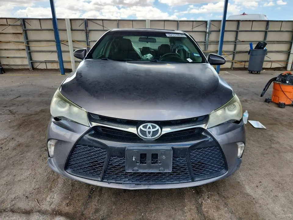 2017 TOYOTA CAMRY SE  