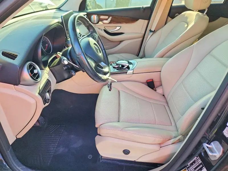 2016 MERCEDES-BENZ GLC 300  