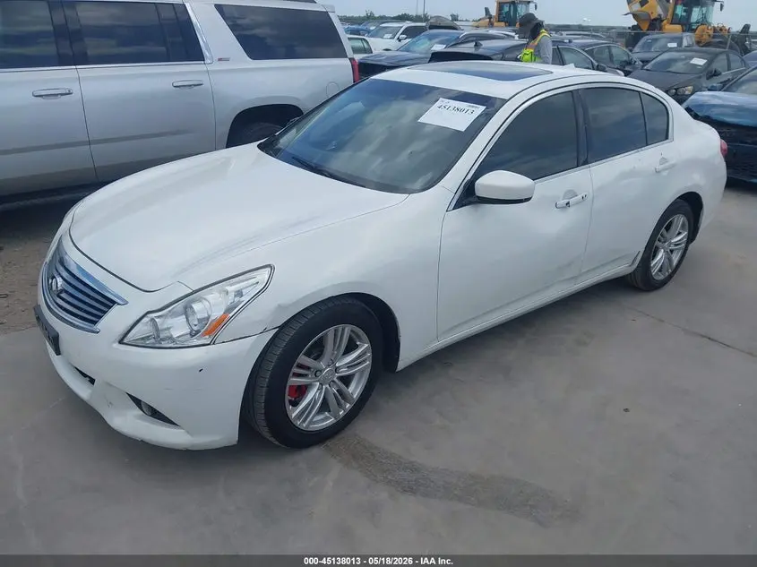 2013 INFINITI G37  
