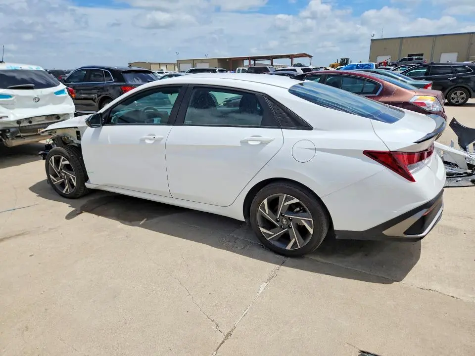 2025 HYUNDAI ELANTRA SEL SPORT  