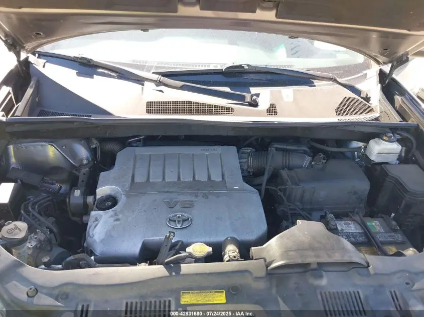 2010 TOYOTA HIGHLANDER SE V6