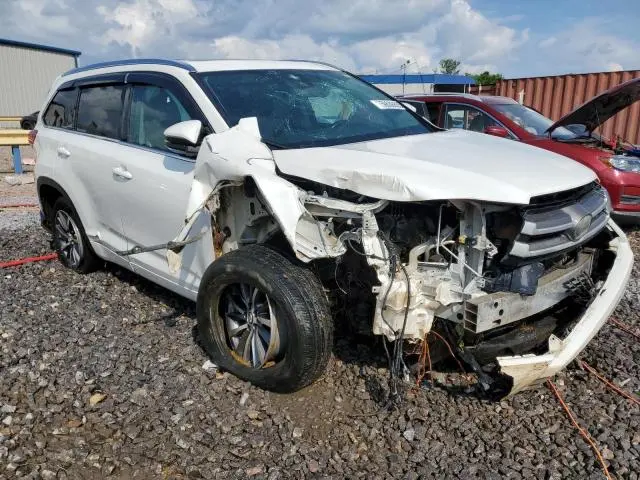 2018 TOYOTA HIGHLANDER SE  