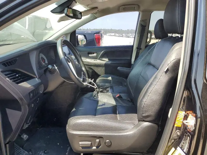 2018 TOYOTA SIENNA SE 8-PASSENGER  