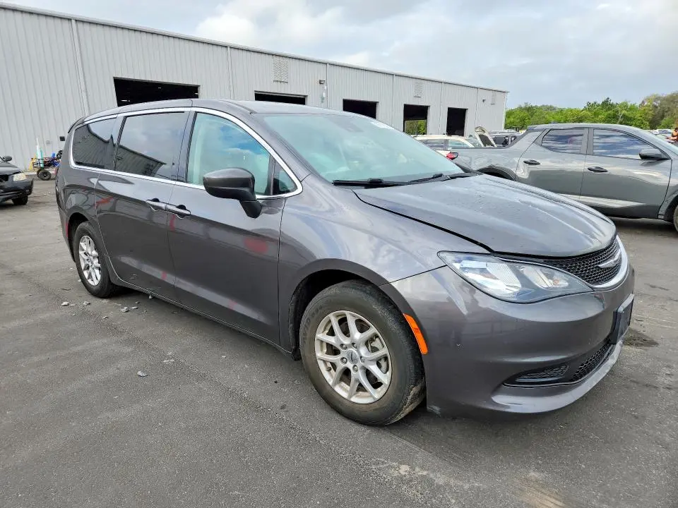 2021 CHRYSLER VOYAGER LX  