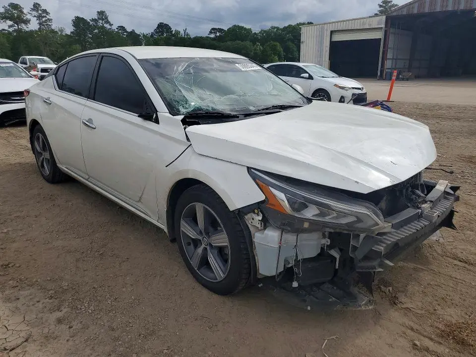 2021 NISSAN ALTIMA SV  