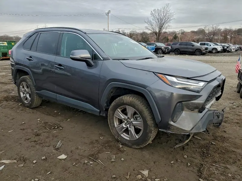 2023 TOYOTA RAV4 XLE  