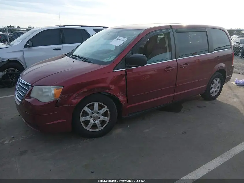 2010 CHRYSLER TOWN & COUNTRY NEW LX