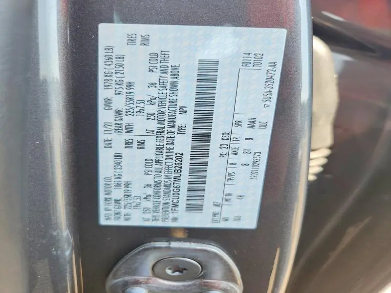 2021 FORD ESCAPE SE  