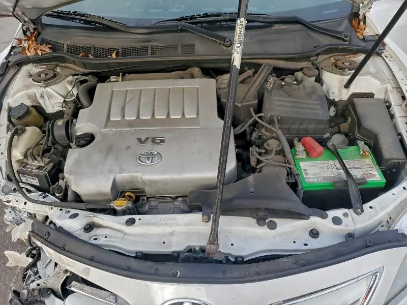 2010 TOYOTA CAMRY SE  