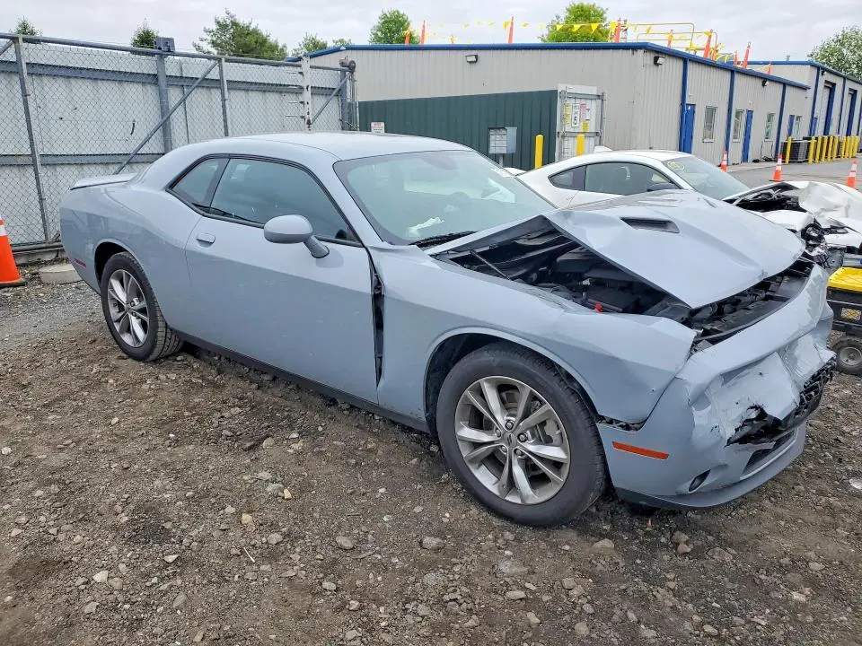 2022 DODGE CHALLENGER SXT  