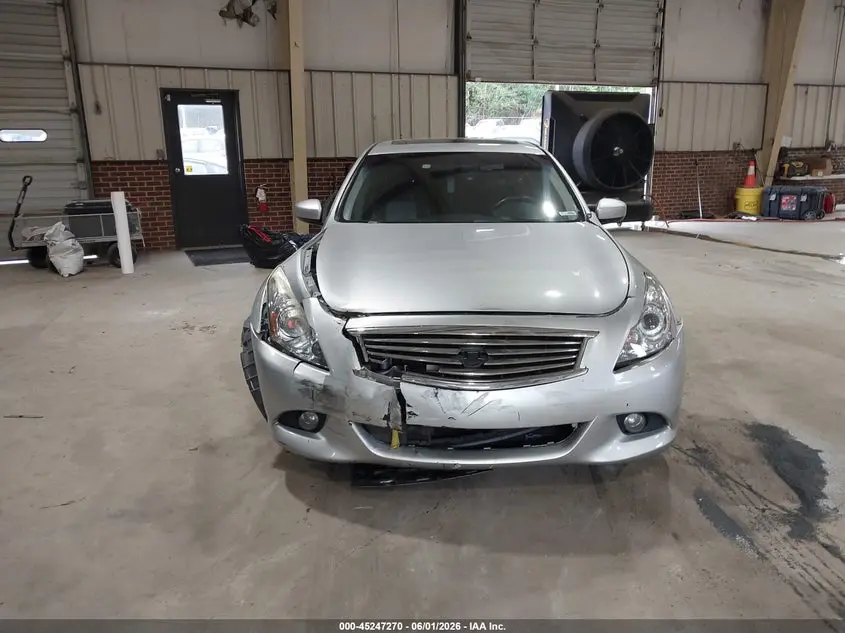 2015 INFINITI Q40  