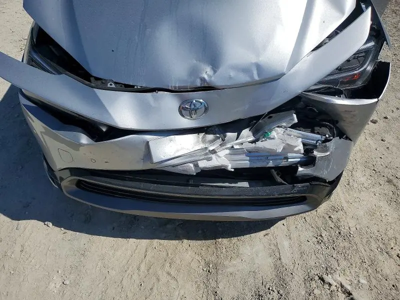 2024 TOYOTA PRIUS XLE  