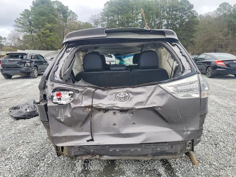 2016 TOYOTA SIENNA SE 8-PASSENGER  