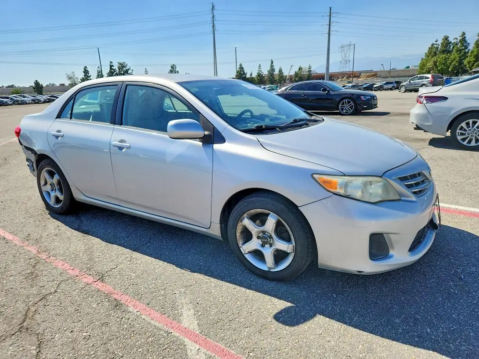 2013 TOYOTA COROLLA LE  