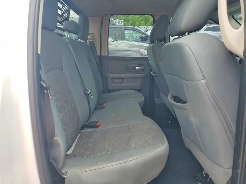 2016 RAM 1500 SLT  