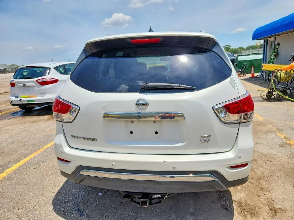 2014 NISSAN PATHFINDER SV  