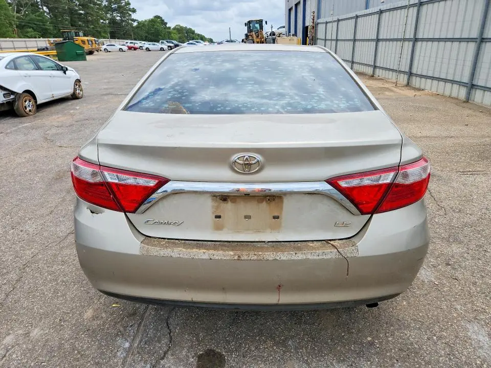 2015 TOYOTA CAMRY LE  