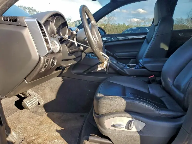 2013 PORSCHE CAYENNE   