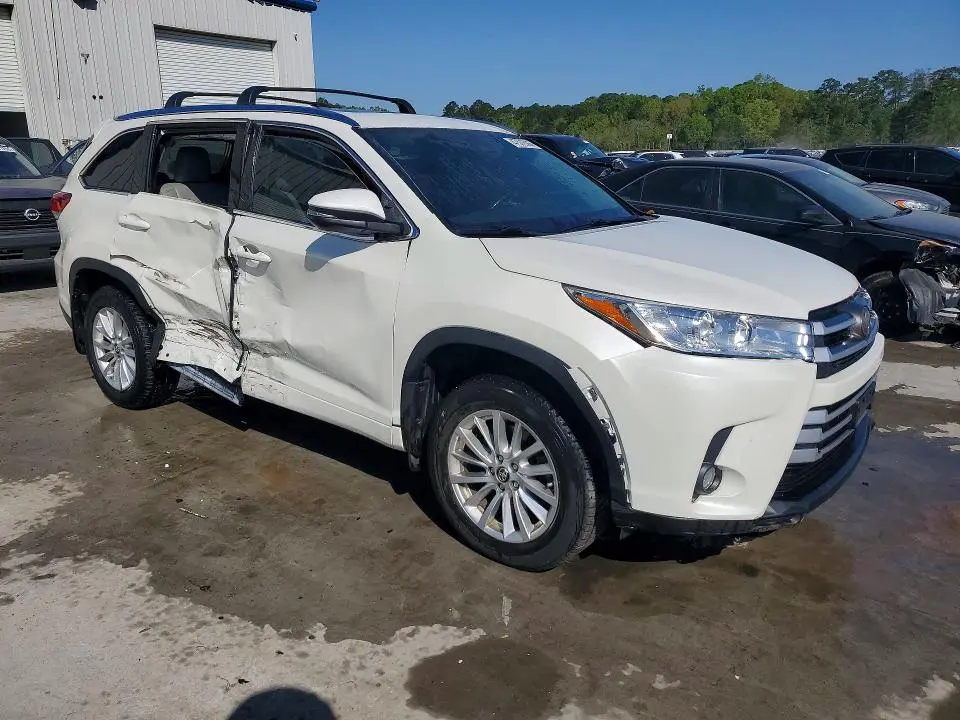 2017 TOYOTA HIGHLANDER XLE  