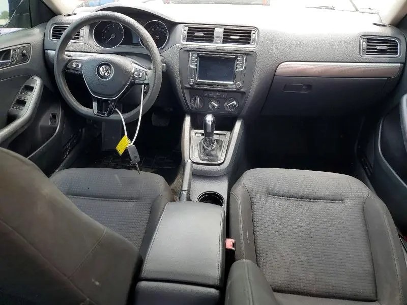 2016 VOLKSWAGEN JETTA SE  