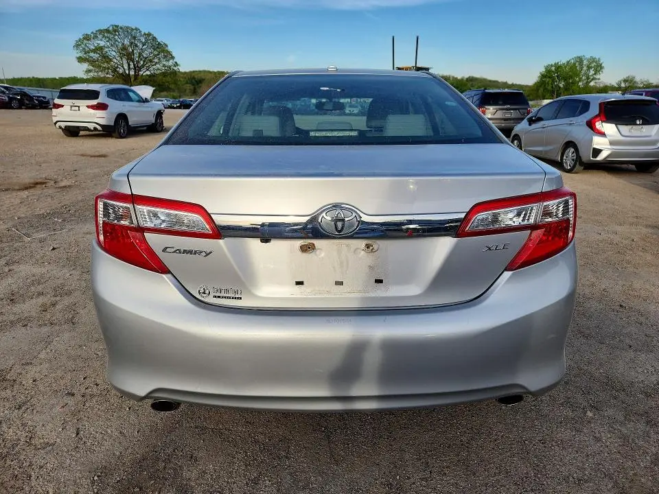 2014 TOYOTA CAMRY XLE V6  
