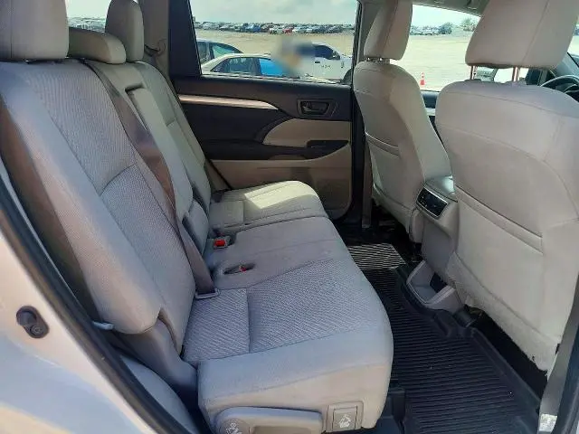 2019 TOYOTA HIGHLANDER LE  