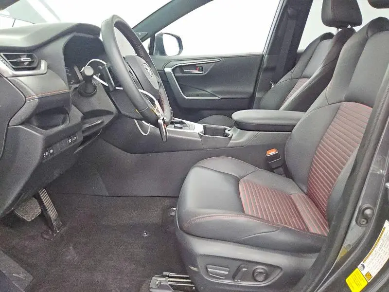 2025 TOYOTA RAV4 XSE  