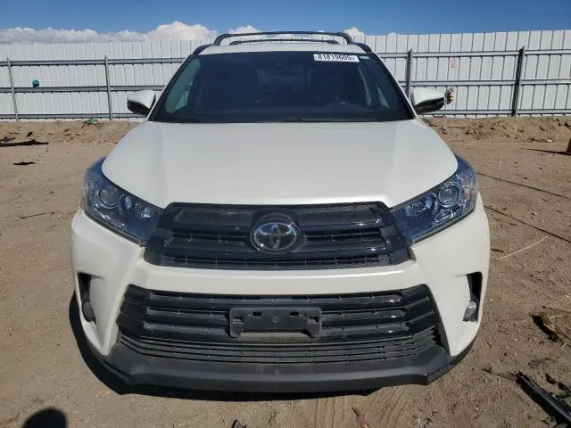 2017 TOYOTA HIGHLANDER SE  