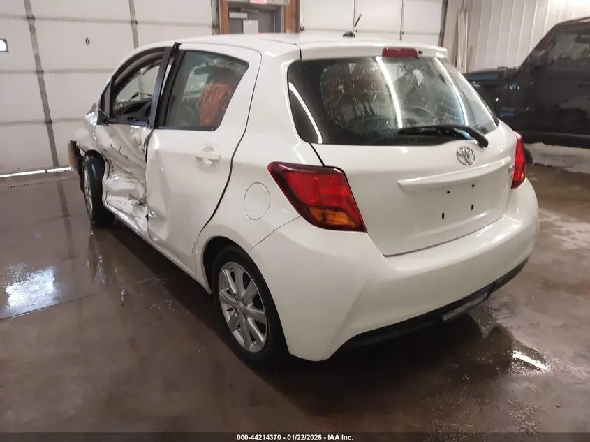 2015 TOYOTA YARIS LE