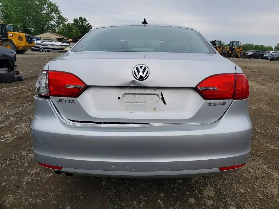 2012 VOLKSWAGEN JETTA SE  