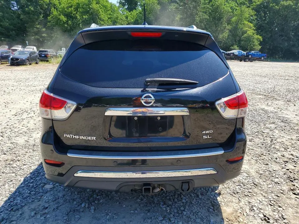 2016 NISSAN PATHFINDER SL  