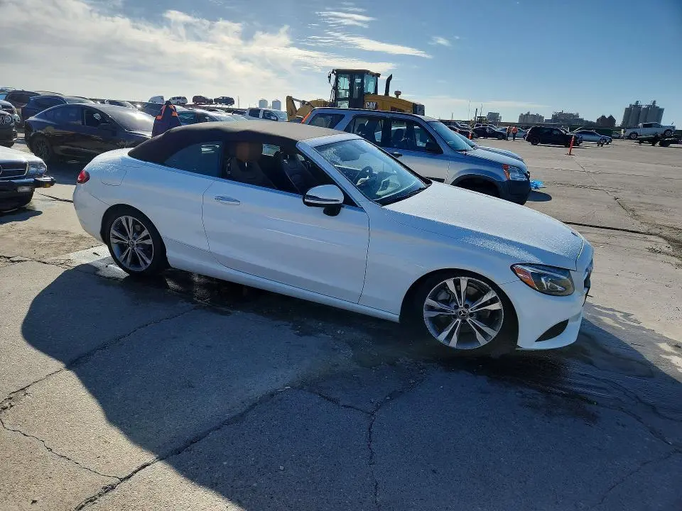 2017 MERCEDES-BENZ C 300  