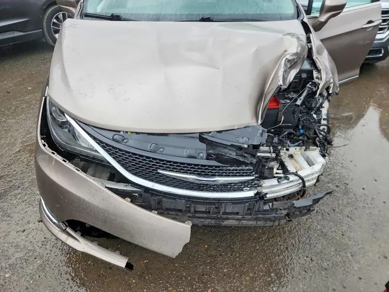 2017 CHRYSLER PACIFICA TOURING L PLUS  
