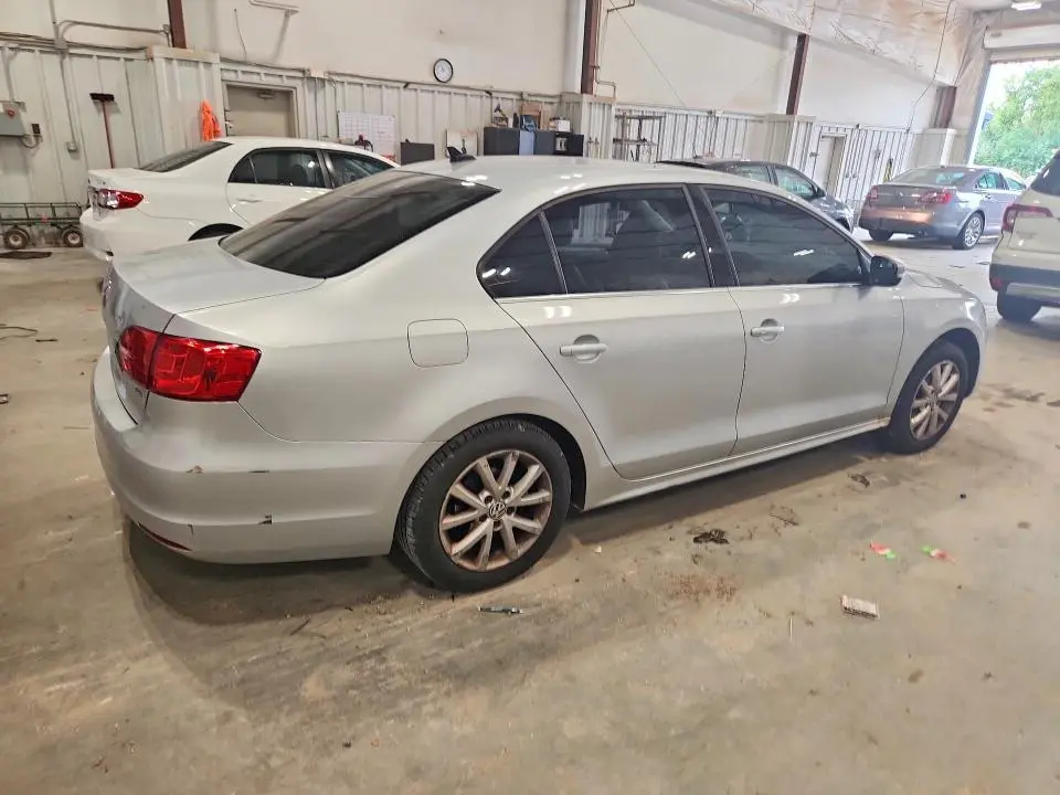 2014 VOLKSWAGEN JETTA SE  